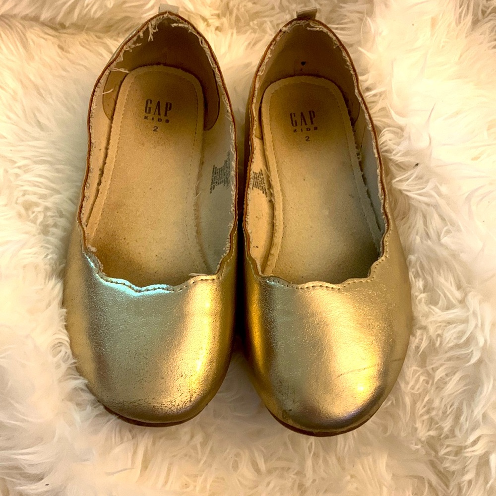 Girl Gap Flats